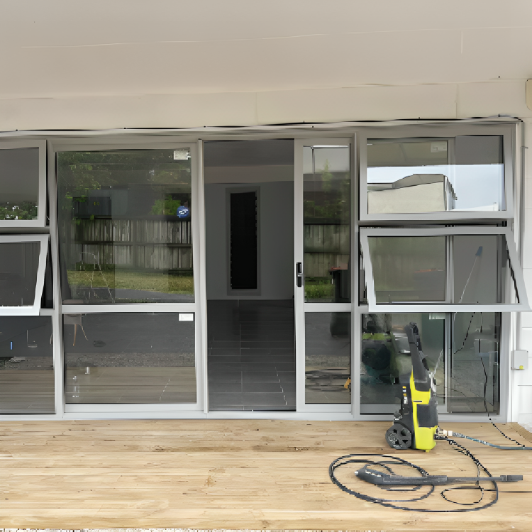 Before redesign screenshot of Kiwiland Construction website